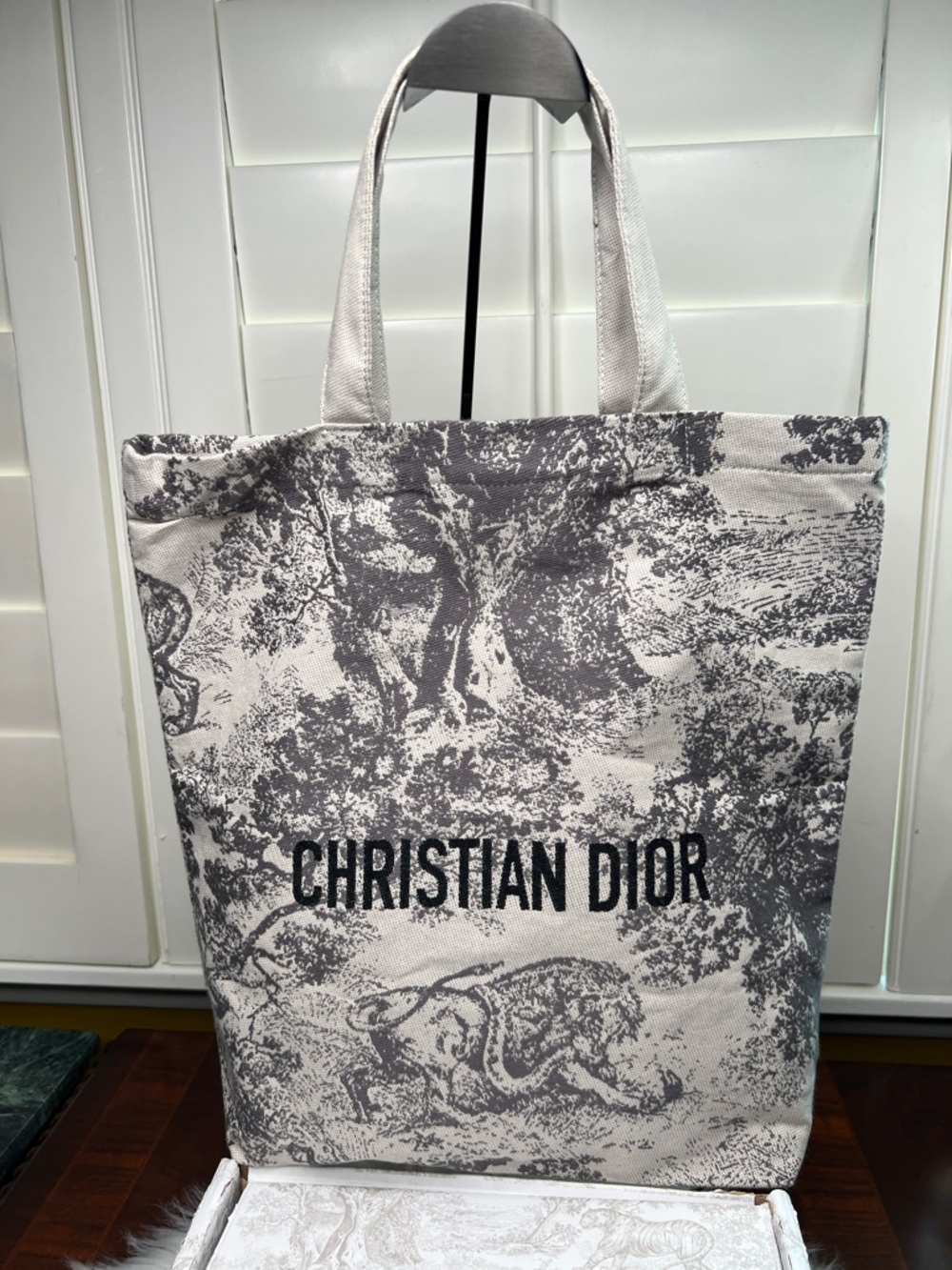Dior Canvas Tote Beauty Bag With Dior Addict Lip Glow Oil (081) NWOT With Box - Picture 4 of 17